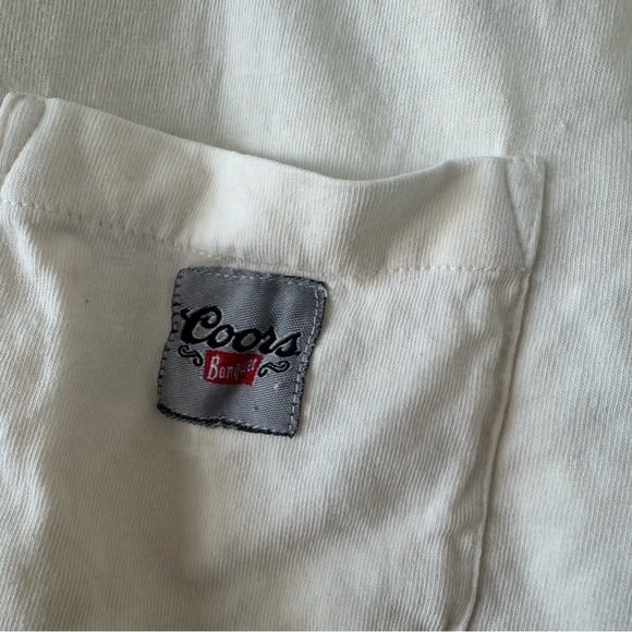 Vintage-Inspired Coors Banquet Crop Top T-Shirt White Medium Graphic Beer Logo - Picture 2 of 4